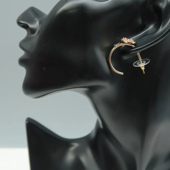 100% Authentic Chanel Flower CC Gold Metal Earrings 605-092924 - Picture 9 of 9